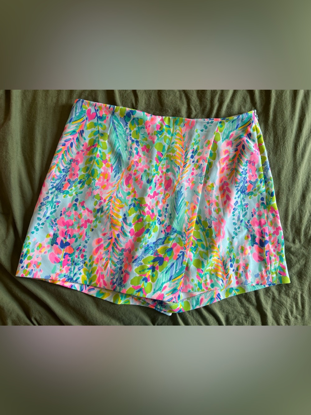 Amazing condition Lilly Pulitzer catch the wave skort